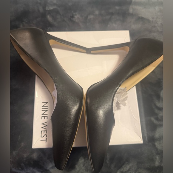 Elegant Black Nine West Tatiana Women's Pumps - Picture 6 of 7